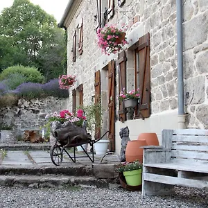 La Belle âme 3*, Saint-Priest-des-Champs France