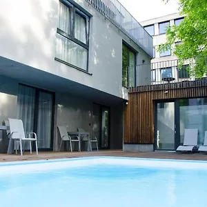 https://room-4-apartments-salzburg.salzburghotels.net
