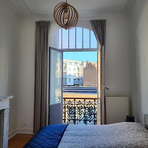Casa de hóspedes Brussels Bed & Blockchain Private With Shared Bathroom Etterbeek