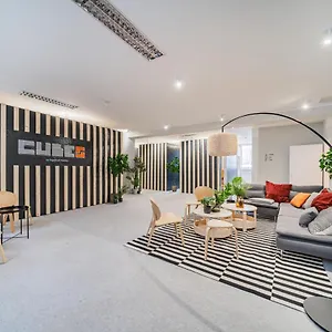 Hotel Cápsula Cubes By Tegetthoff